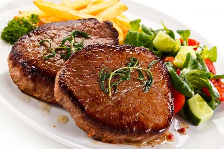 Faites-vous plaisir en dégustant nos viandes grillées.